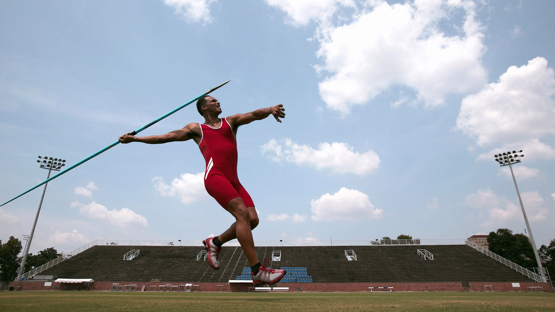 “四川省体育馆:拳击赛上的生死对决”