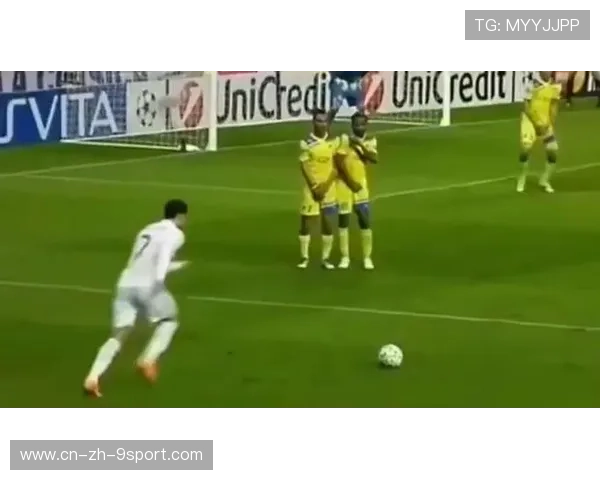 C罗招牌电梯球再度飞入死角